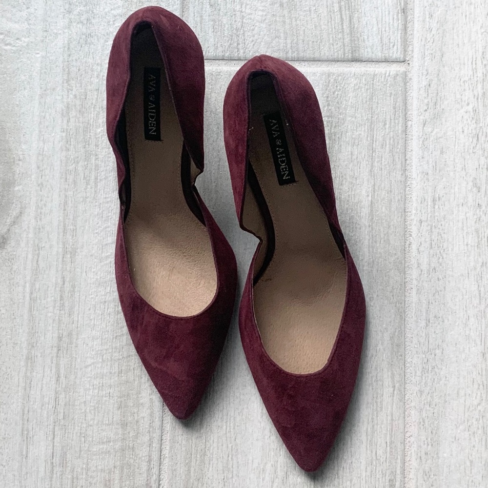 Ava & Aiden size 6 suede heels